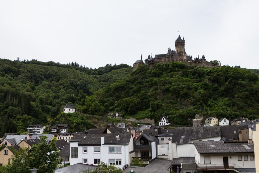Castello sulla collina sopra la città di Cochem, sulla Mosella